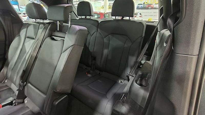 Audi Q7 • 2020 • 53,648 km 9