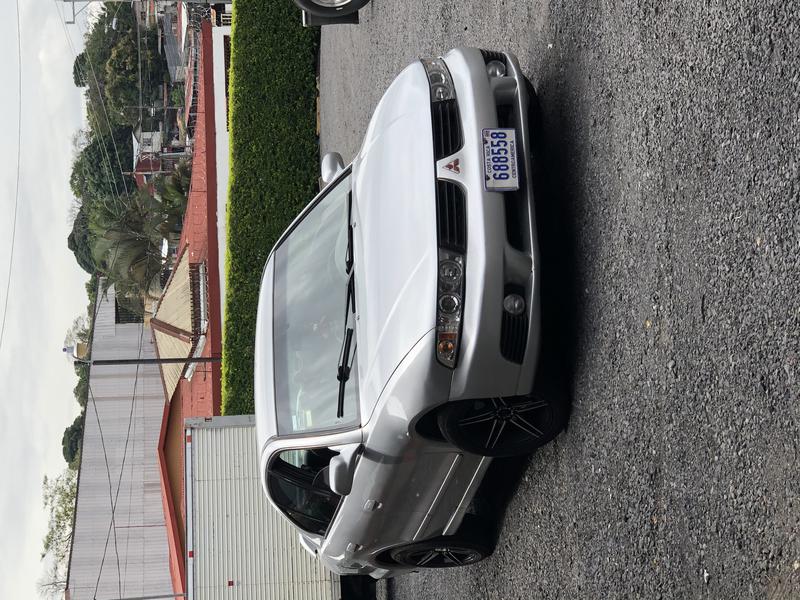 Mitsubishi Galant • 2002 • 214,900 km 9