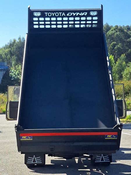 Toyota Dyna • 2000 • 69,000 km 8