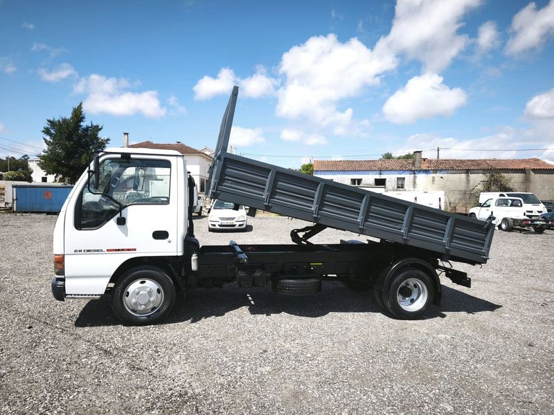 Isuzu Canter • 1998 • 199,000 km 2