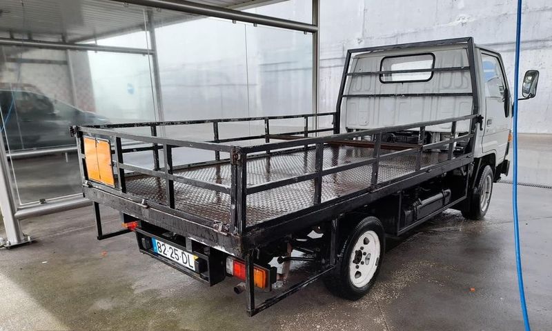 Toyota Dyna • 1999 • 98,000 km 2