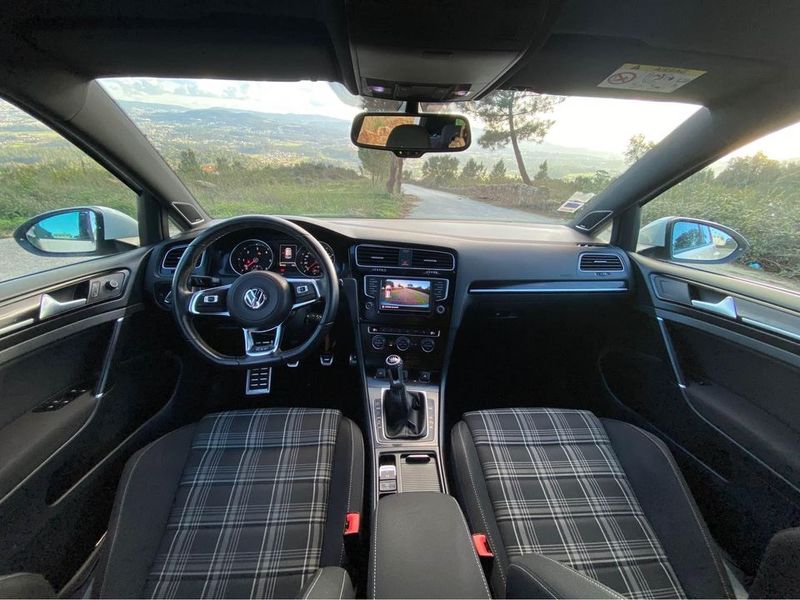 Volkswagen Golf • 2016 • 186,000 km 3