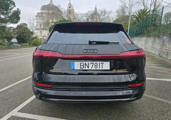 Audi e-tron • 2022 • 30,000 km 2