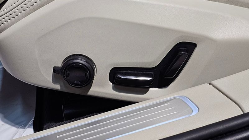 Volvo S90 • 2019 • 19,670 km 10