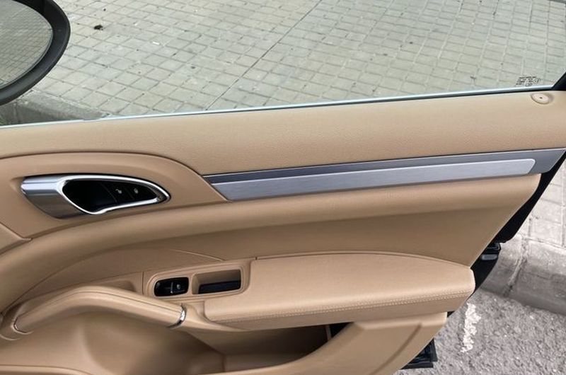 Porsche Cayenne • 2014 • 102,000 km 18