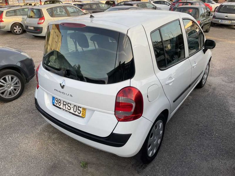 Renault Master • 2008 • 135,980 km 2