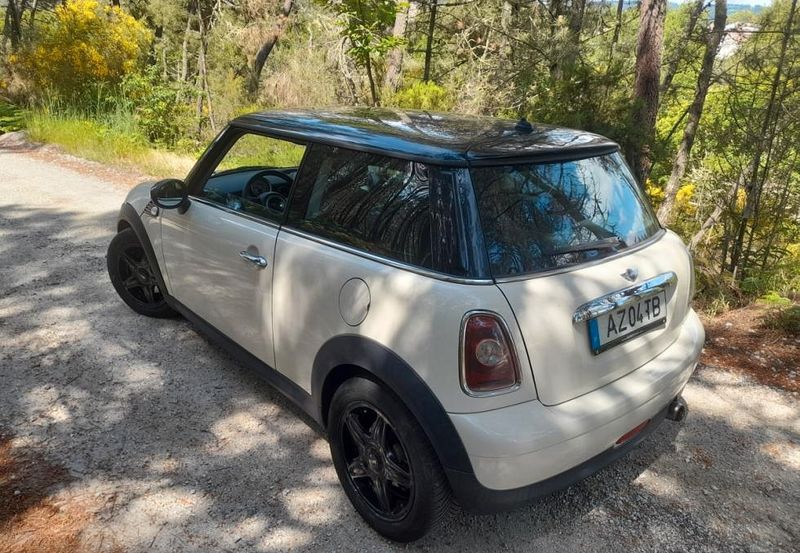 MINI Cooper • 2008 • 160,000 km 2