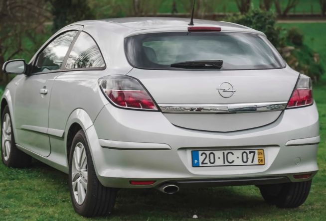 Opel Astra • 2009 • 210,000 km 3
