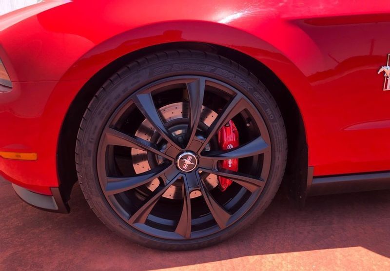 Ford Mustang • 2011 • 106,000 km 4