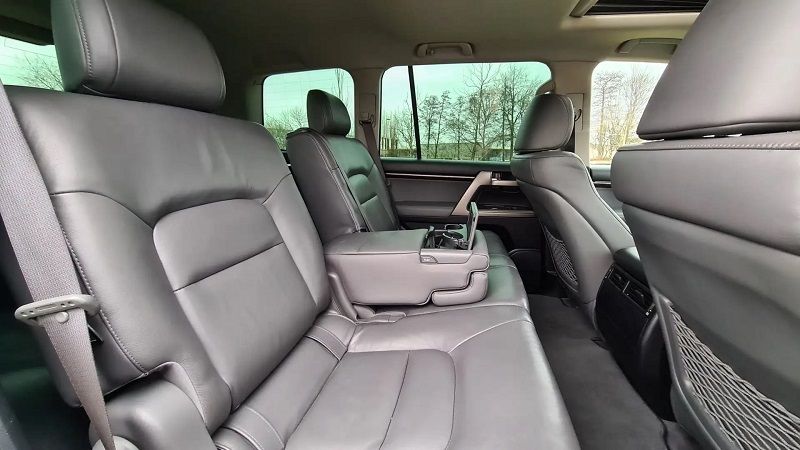 Toyota Land Cruiser • 2008 • 274,000 km 8