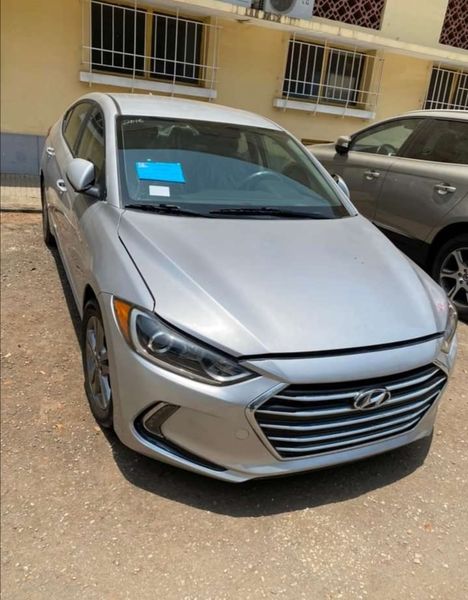 Hyundai Elantra • 2021 • 25,000 km 1