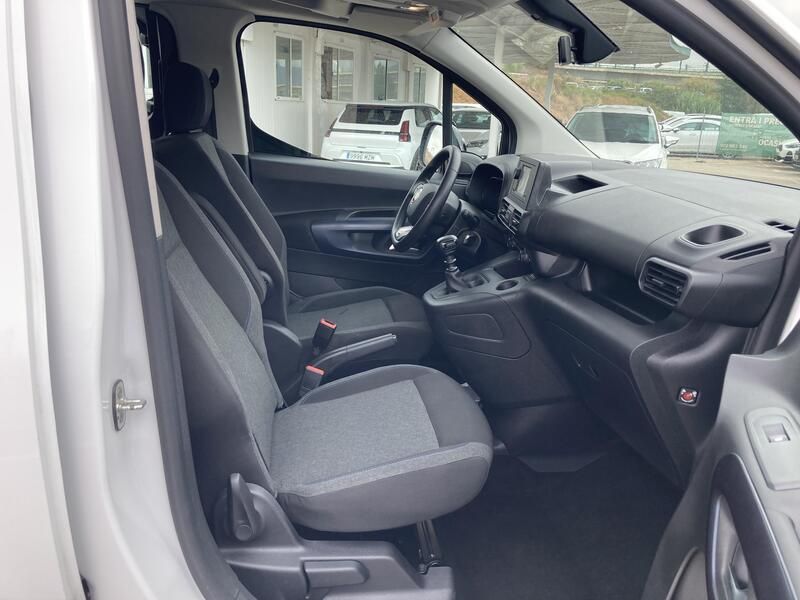 Fiat Doblo • 2024 • 30,304 km 35