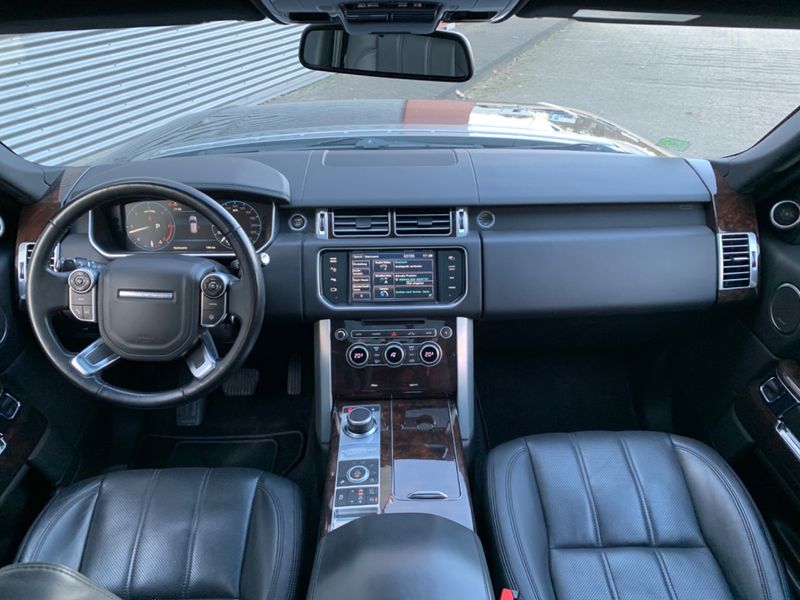 Land Rover Range Rover • 2013 • 120,620 km 8