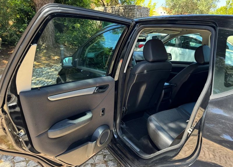 Mercedes-Benz A • 2009 • 183,488 km 3