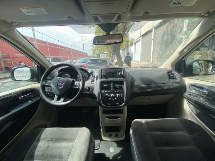 Dodge Caravan • 2019 • 95,000 km 8