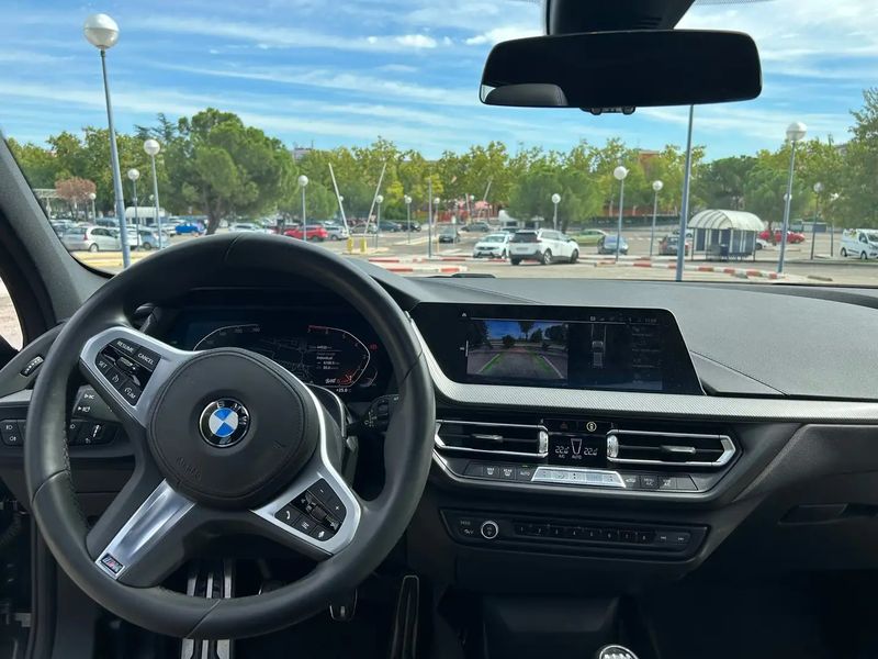 BMW 1 Series • 2019 • 44,700 km 8