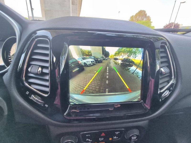 Jeep Compass • 2018 • 75,000 km 4