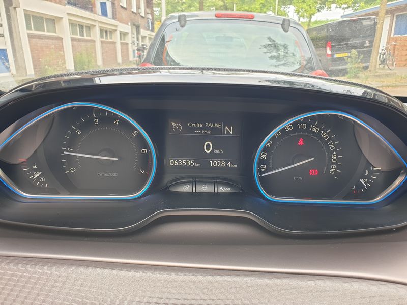 Peugeot 2008 • 2014 • 63,600 km 34