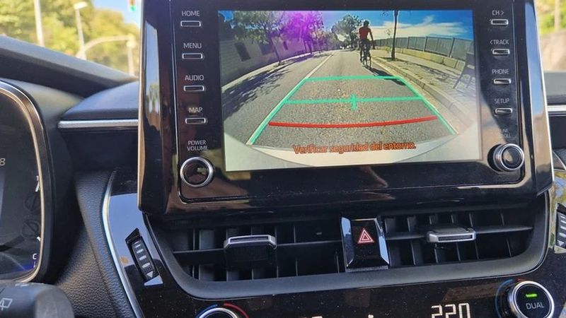 Toyota Corolla Hybrid • 2019 • 102,000 km 10