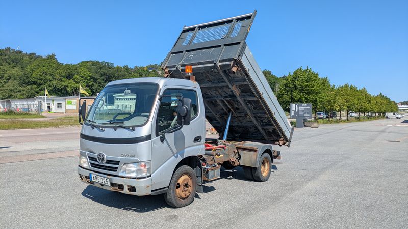 Toyota Dyna • 2010 • 154,000 km 1
