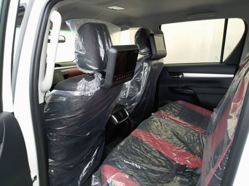 Toyota Hilux • 2020 • 25,000 km 3