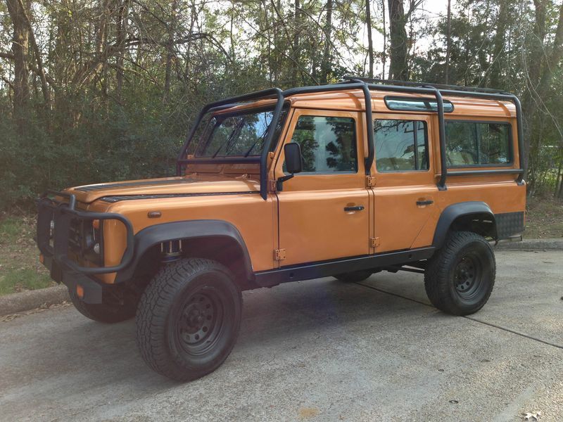 Land Rover Defender • 1985 • 71,090 km 5