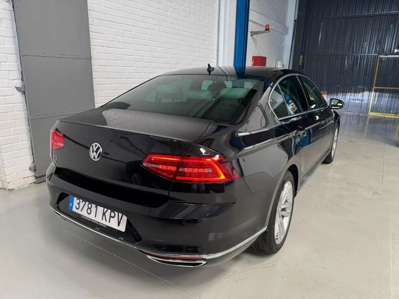 Volkswagen Passat • 2018 • 83,000 km 4