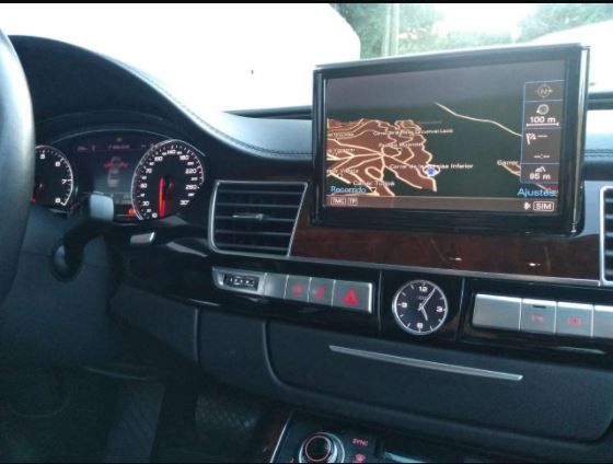 Audi A8 • 2011 • 110,000 km 6