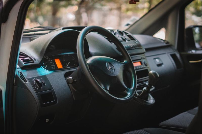 Mercedes-Benz 115 • 2011 • 210,000 km 5