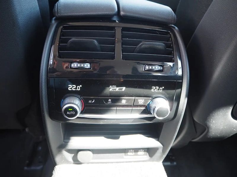 BMW 520D • 2021 • 98,000 km 11