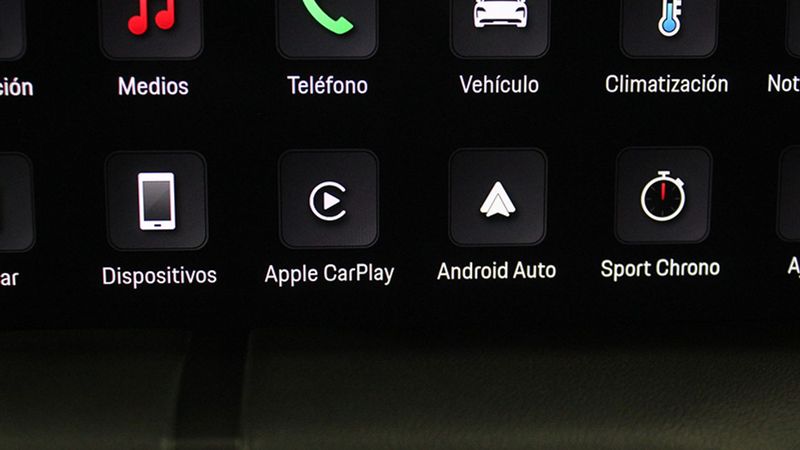 Porsche Taycan • 2021 • 15,200 km 3