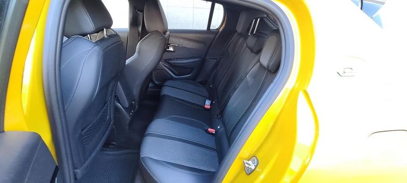 Peugeot 2008 • 2020 • 160,000 km 3