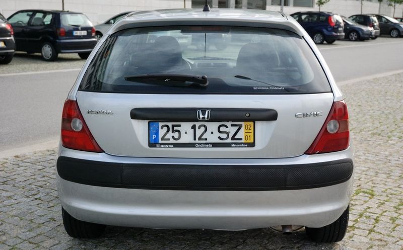 Honda Civic • 2002 • 173,000 km 2