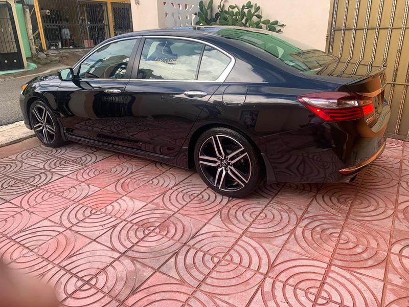Honda Accord • 2017 • 23,000 km 9