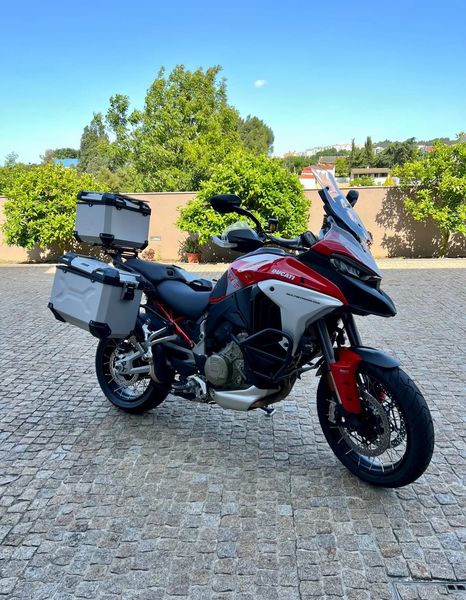 Ducati multistrada • 2023 • 3,900 km 2