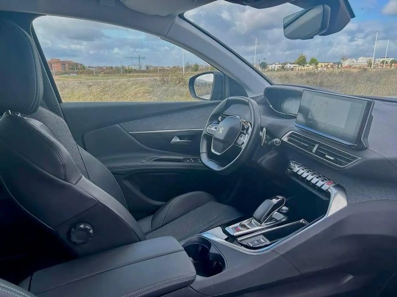 Peugeot 3008 • 2021 • 24,886 km 5