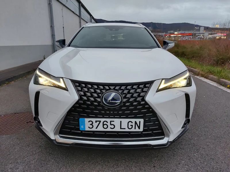 Lexus UX • 2020 • 66,000 km 6
