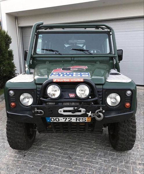 Land Rover Defender • 2001 • 40,000 km 1