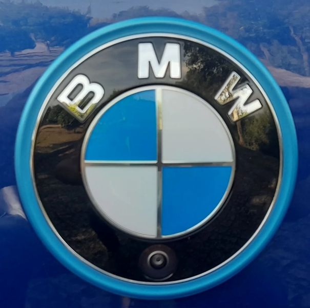 BMW i8 • 2023 • 1,483 km 7