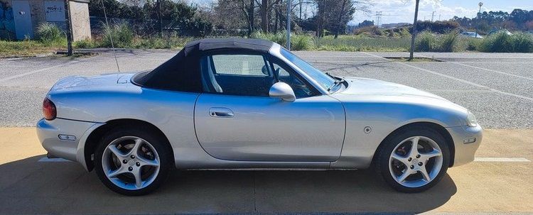 Mazda MX-5 • 2002 • 149,999 km 1