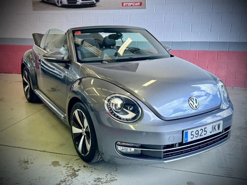 Volkswagen Beetle Convertible • 2014 • 96,000 km 1