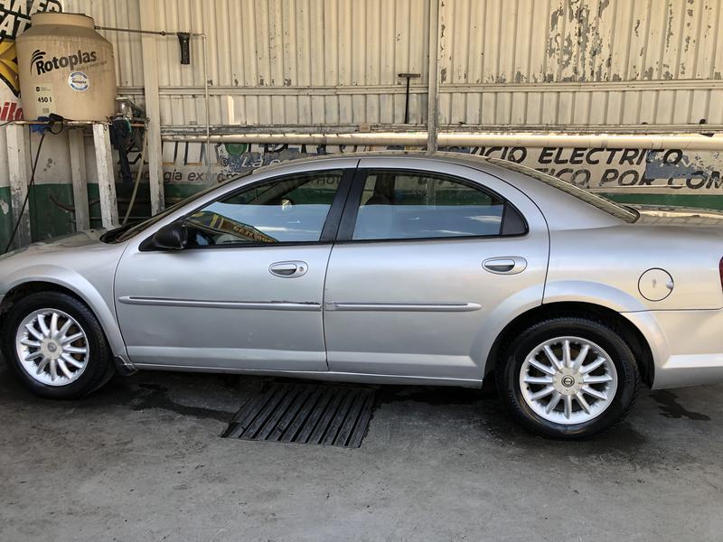 Chrysler Stratus • 2002 • 200,000 km 2