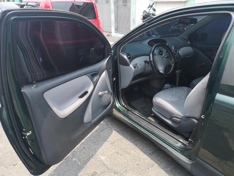Toyota Yaris • 2001 • 135,200 km 5