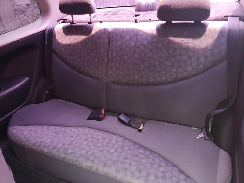 Toyota Yaris • 2001 • 135,200 km 2