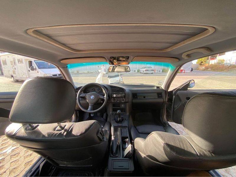 BMW E60 • 1992 • 280,000 km 4