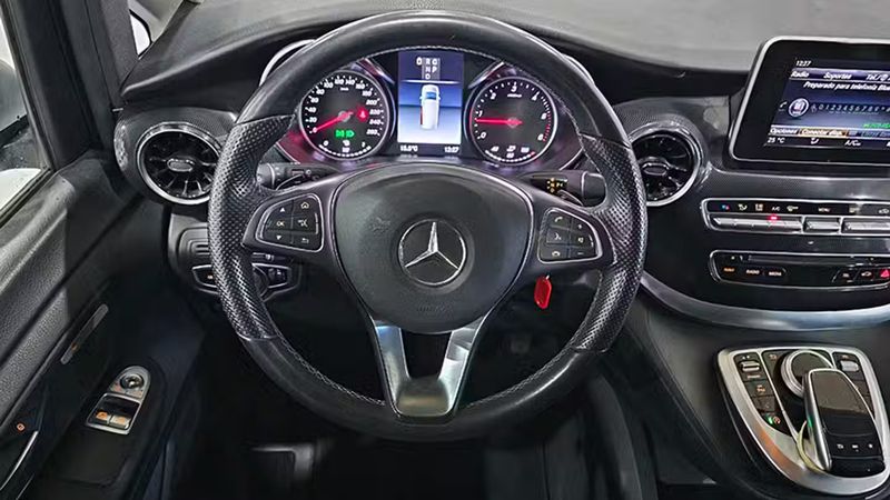 Mercedes-Benz 310 Van • 2019 • 134,431 km 10