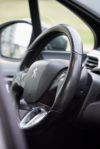 Peugeot 2008 • 2016 • 126,000 km 16