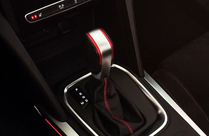 Renault Mégane • 2019 • 14,165 km 6