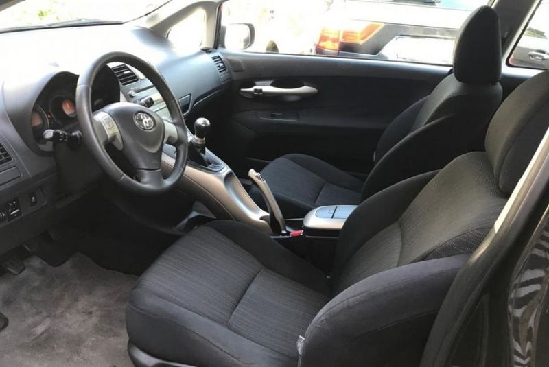 Toyota Auris • 2007 • 185,000 km 4