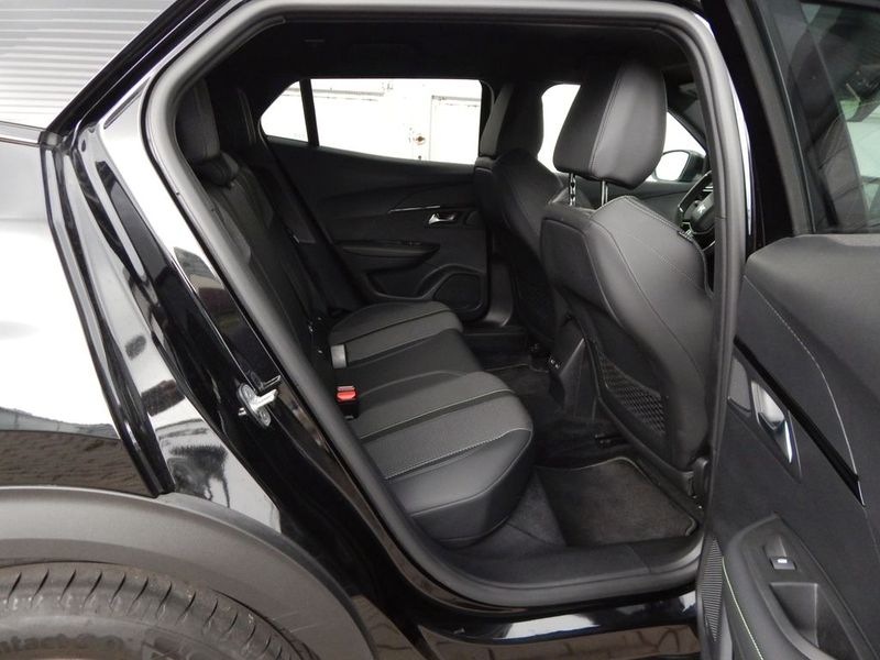 Peugeot 2008 • 2022 • 17,800 km 5